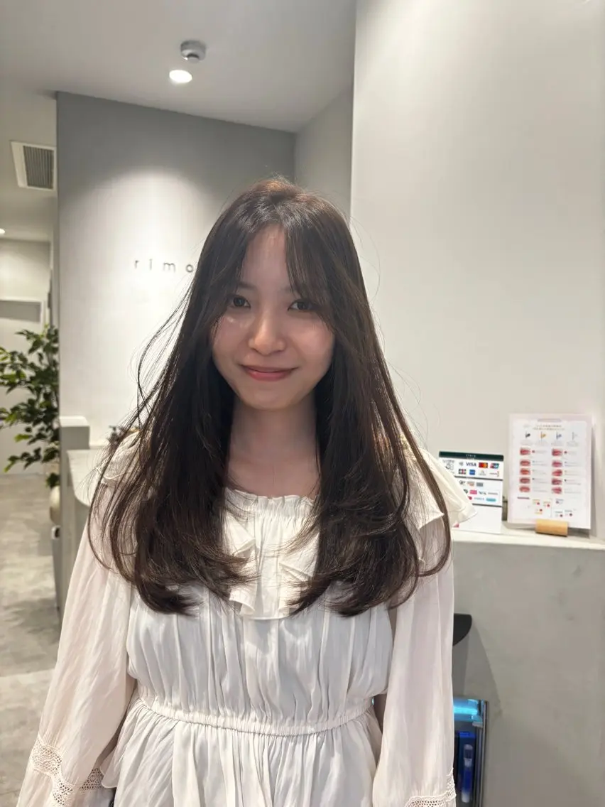 ロング カラー ベージュカラー 顔周りカット レイヤーカット momo kaのヘアスタイル