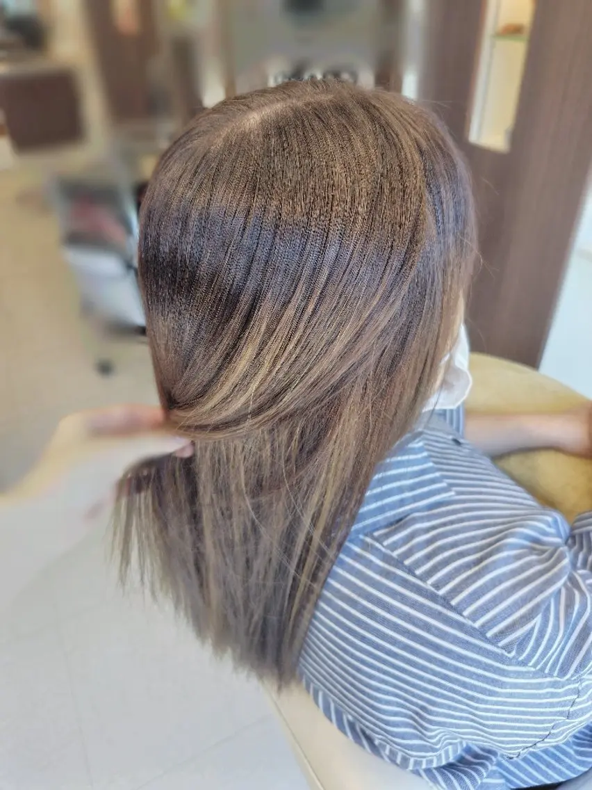 ミディアム ハイライト ヘアカラー 三浦 瑞華のヘアスタイル