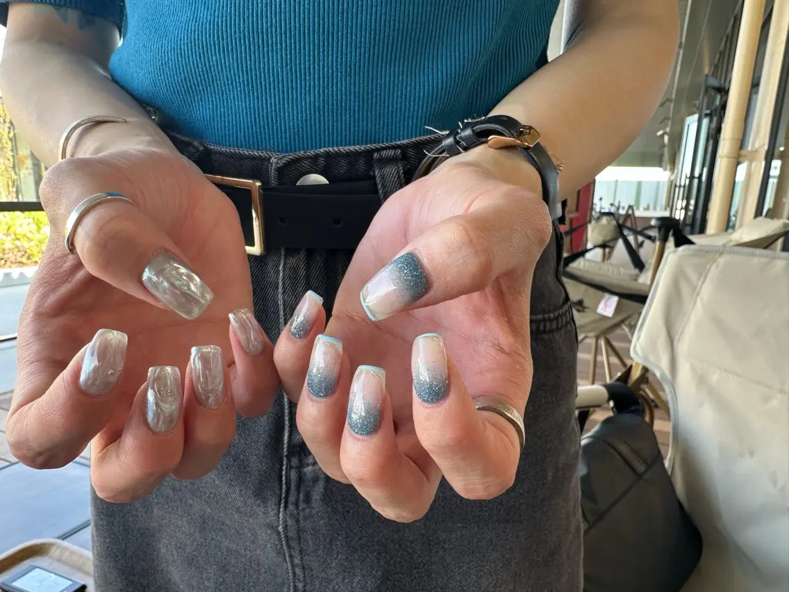 ネイル ブルー マグネットネイル ミラーネイル ニュアンスネイル ぷっくりネイル nailsalon Daphneのネイルデザイン