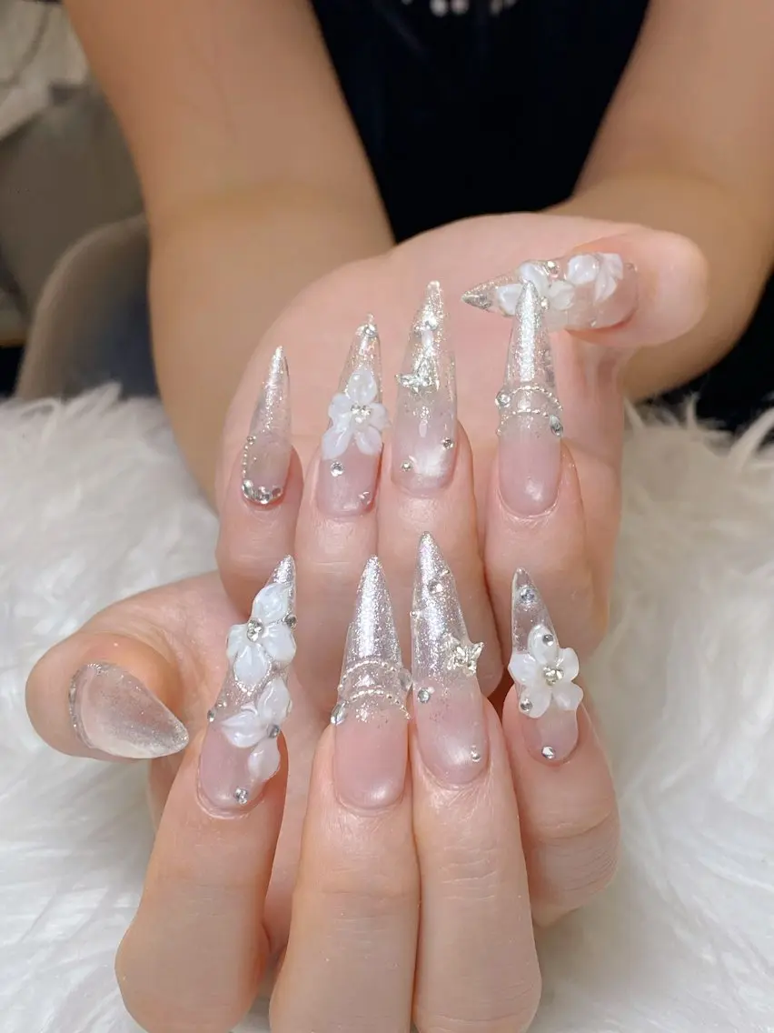 ネイル オーロラネイル ブラウン フラッシュネイル フラワーネイル ホログラムネイル ハンドネイル Rei _Nail 新宿のネイルデザイン