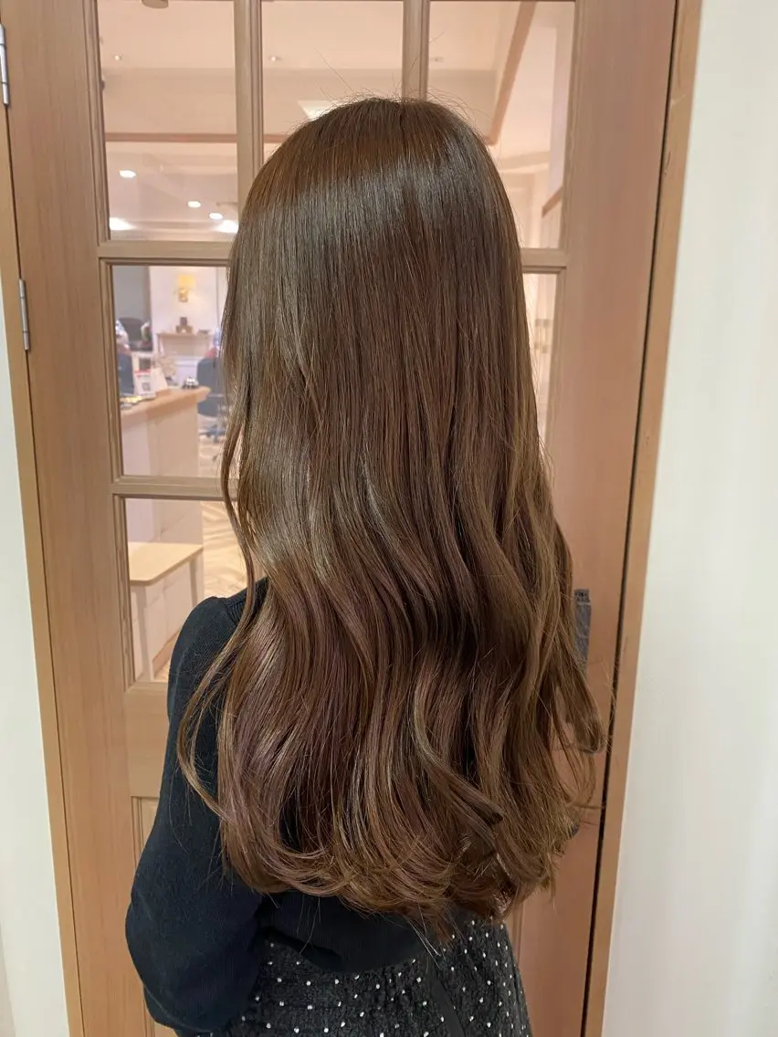 ロング カット ヘアカラー 原 朱莉のヘアスタイル