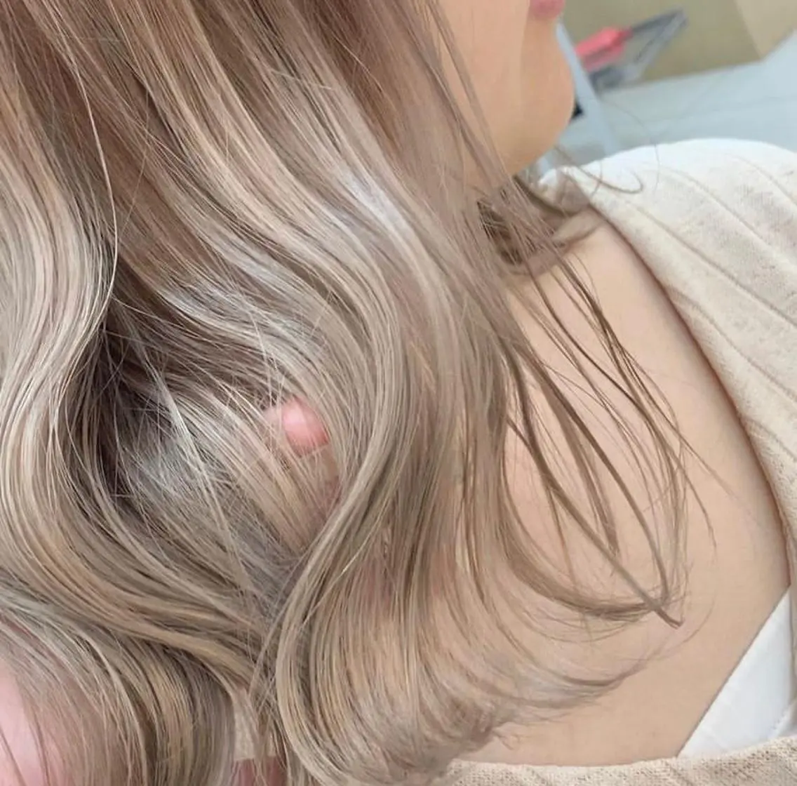 ミディアム 田谷 夏生のヘアスタイル