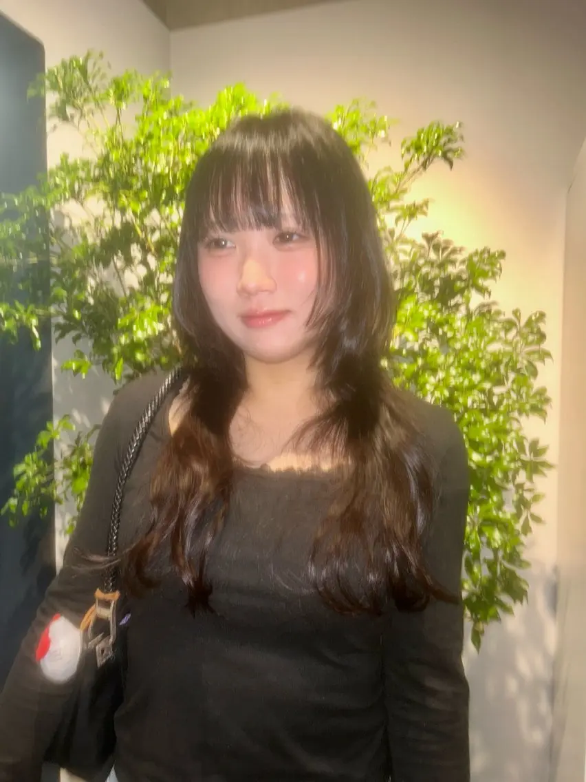 ロング 顔まわりレイヤー レイヤーカット 山崎 愛莉のヘアスタイル