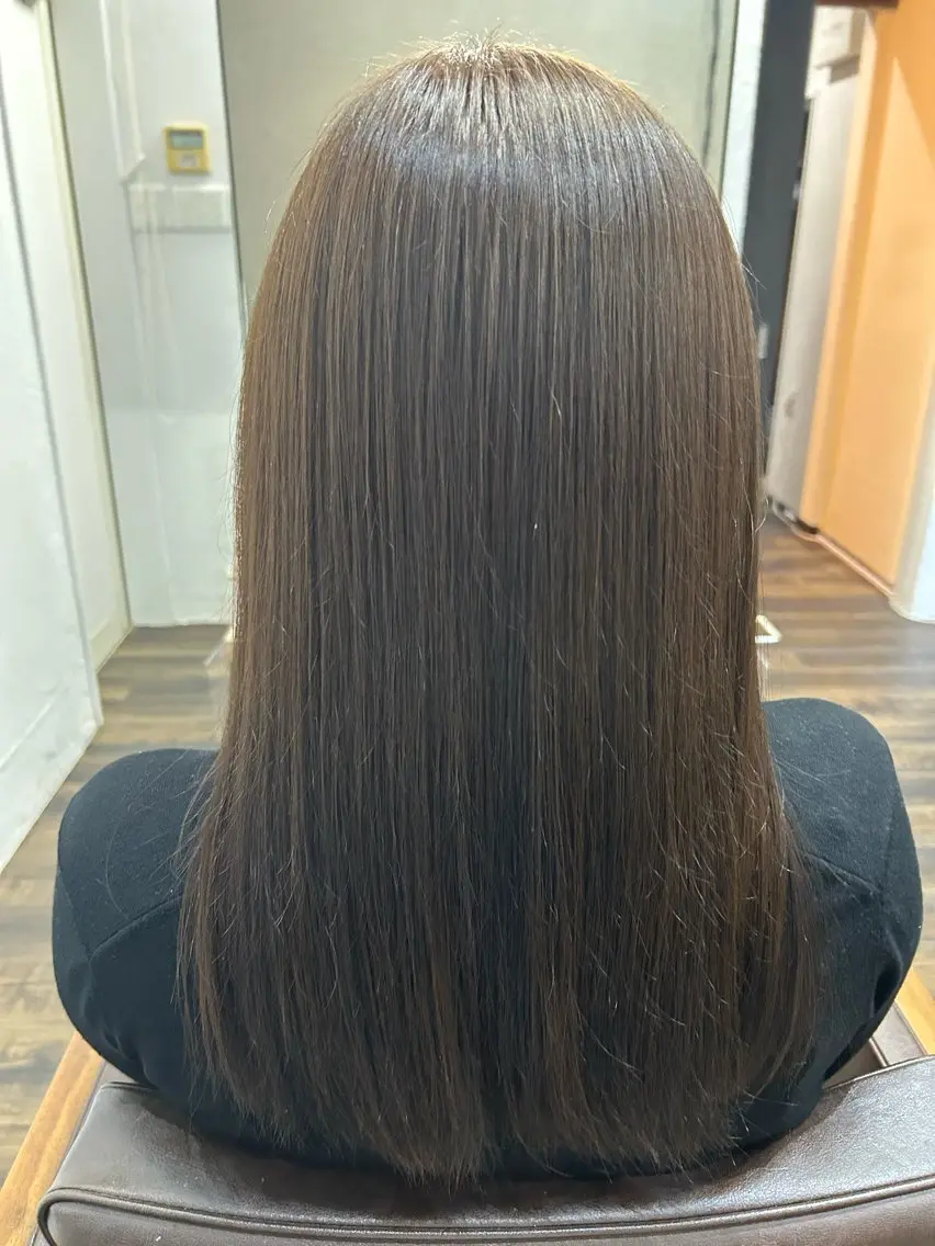 セミロング 縮毛矯正 フルヤ タクミのヘアスタイル