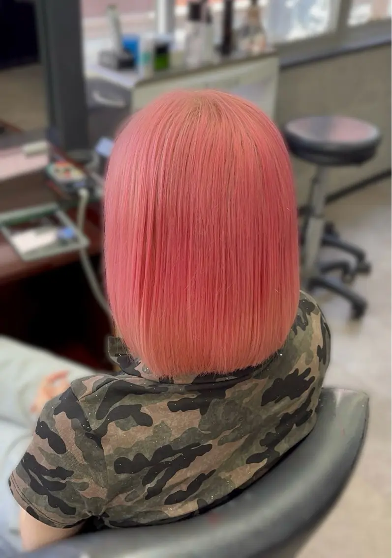 ショート カラー ブリーチ ピンクカラー ヘアカラー OZ 梅田店／ ユウリのヘアスタイル