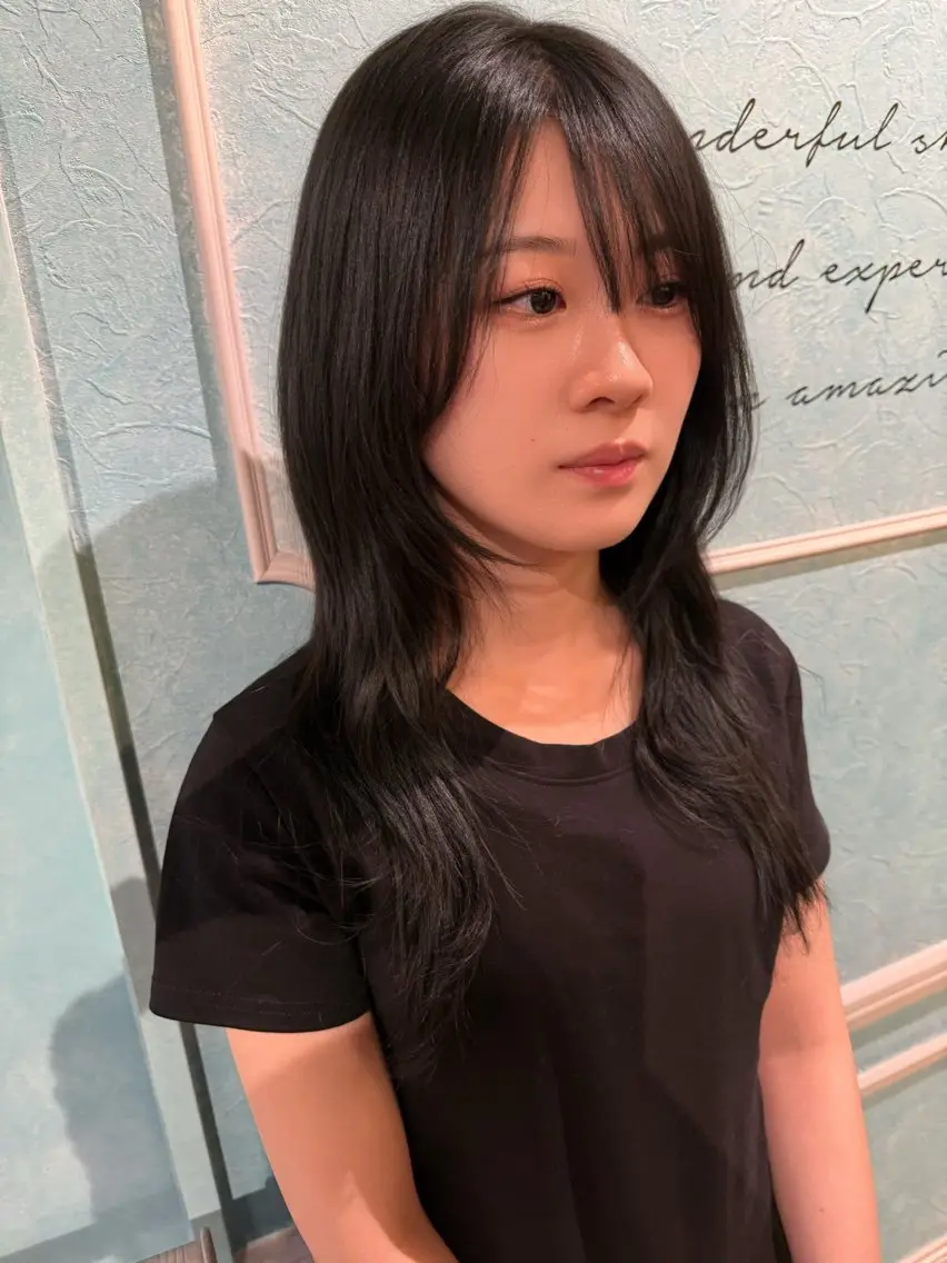 ロング カット ヘアカラー rina韓国レイヤー ハッシュカットのヘアスタイル