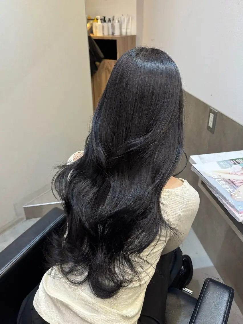 ロング カラー カット ヘアカラー トリートメント 韓国ヘア🇰🇷 YUKINAのヘアスタイル