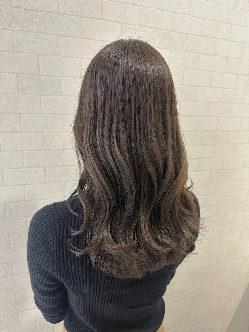 ロング カラー ブリーチ 透明感カラー ダブルカラー ブリーチなしカラー 顔まわりレイヤー ヘアカラー トリートメント 大人レイヤー& 透明感カラー💄のヘアスタイル