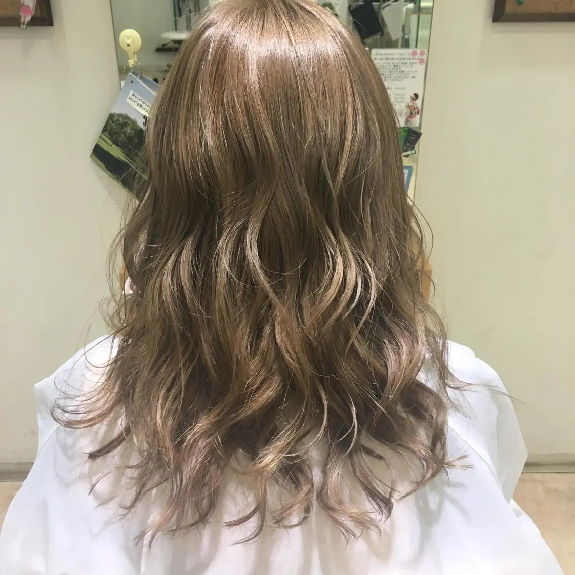 セミロング カラー ヘアアレンジ ベージュカラー きむえり/髪質改善 /うねり広がり改善のヘアスタイル