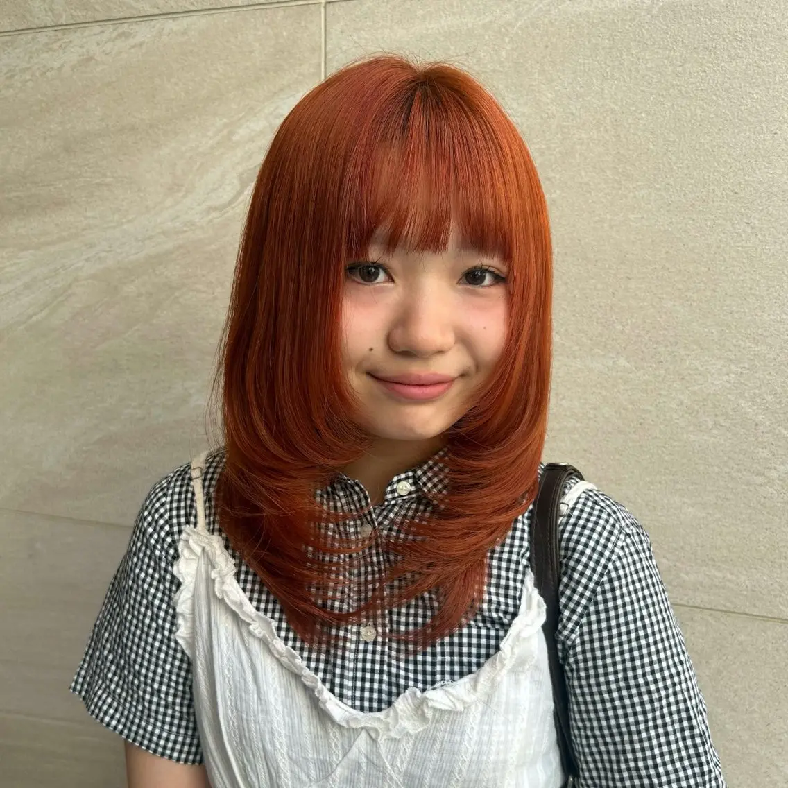 ミディアム カット ヘアカラー レイヤー🎀透明感 カラー|ワンホンのヘアスタイル