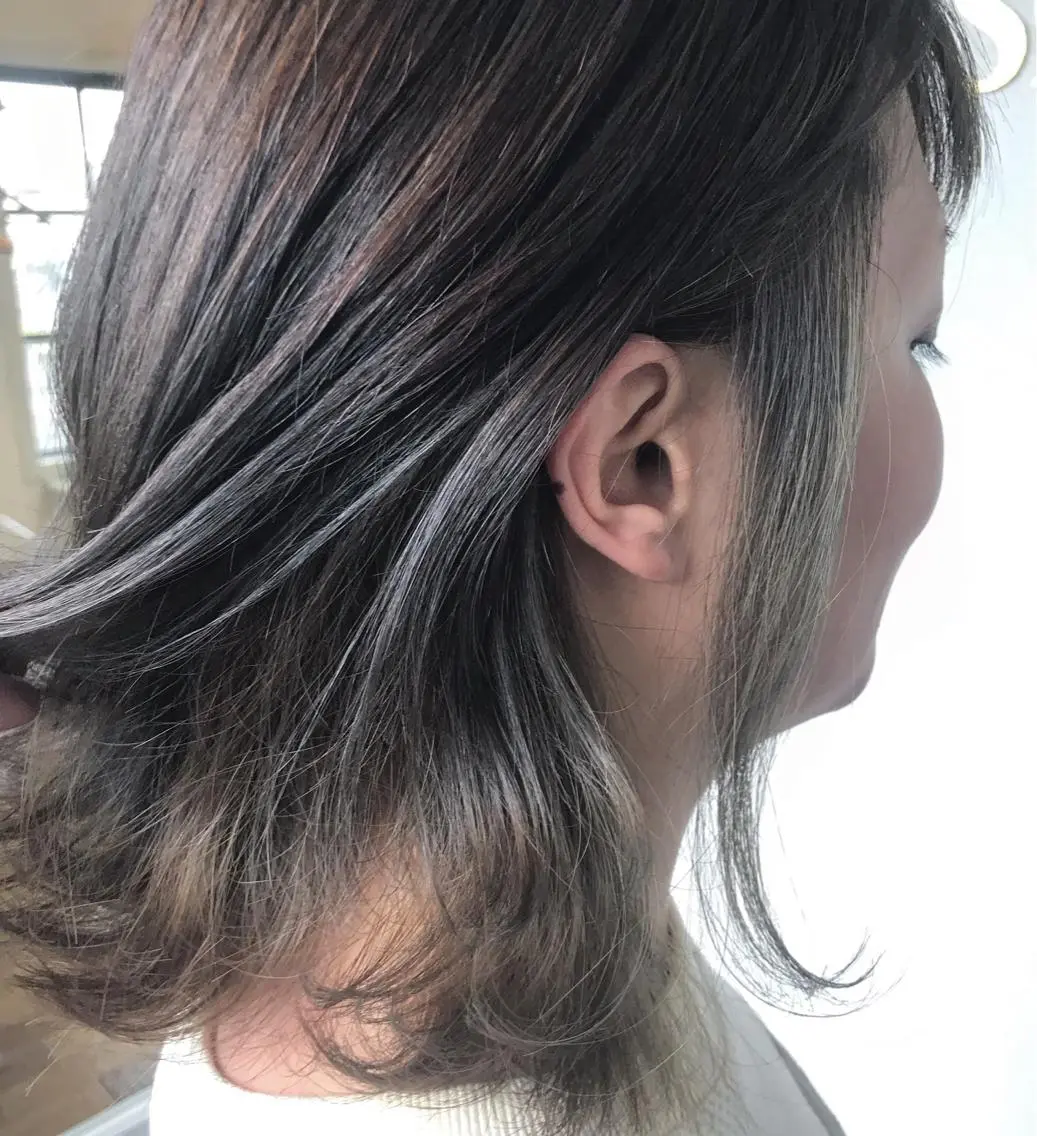 ミディアム カラー グレージュ インナーカラー 大嶋 宏隆のヘアスタイル