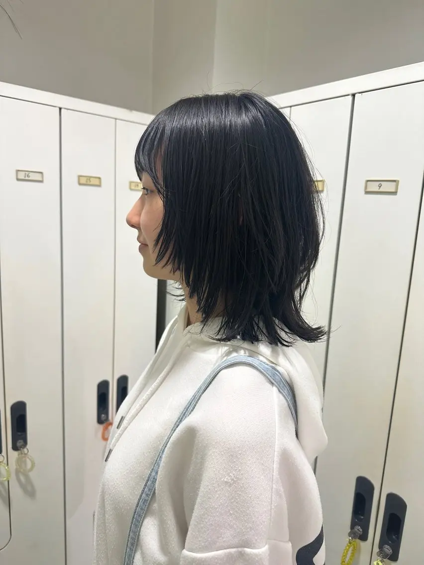 ミディアム ウルフカット 月曜日空きあり‼️ 艶々カラー🩷のヘアスタイル