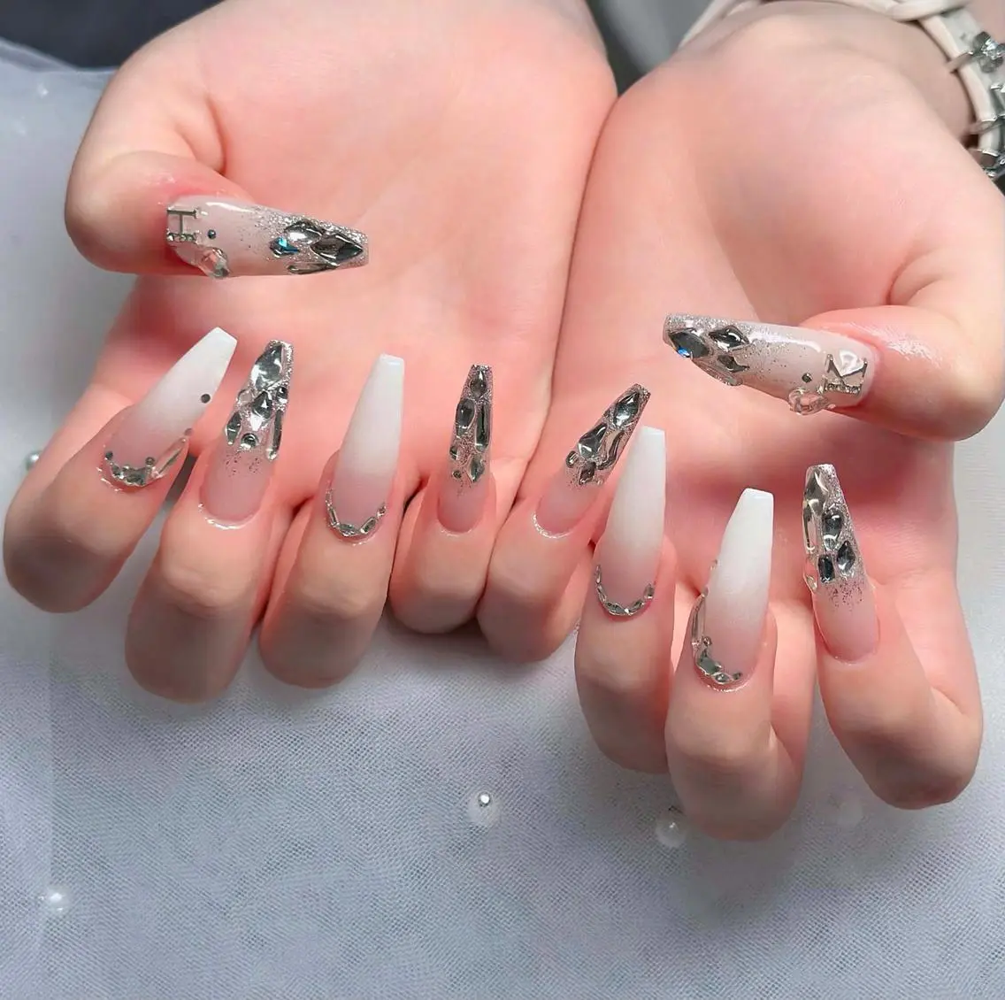 ネイル フレンチネイル ジェルネイル ハロウィン 韓国ネイル マグネットネイル ハンドネイル neco H.babynailのネイルデザイン