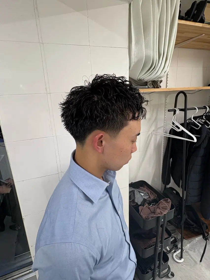 メンズ フェードカット メンズパーマ スパイキーショート カット 社会人フェード特化 ／渋谷の雄大のヘアスタイル