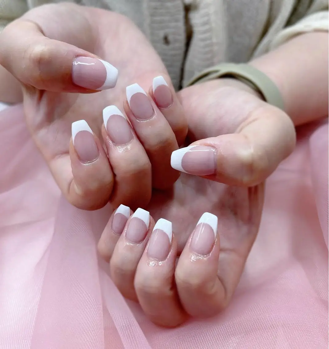 ネイル Bianca🩶 SHIONOのネイルデザイン