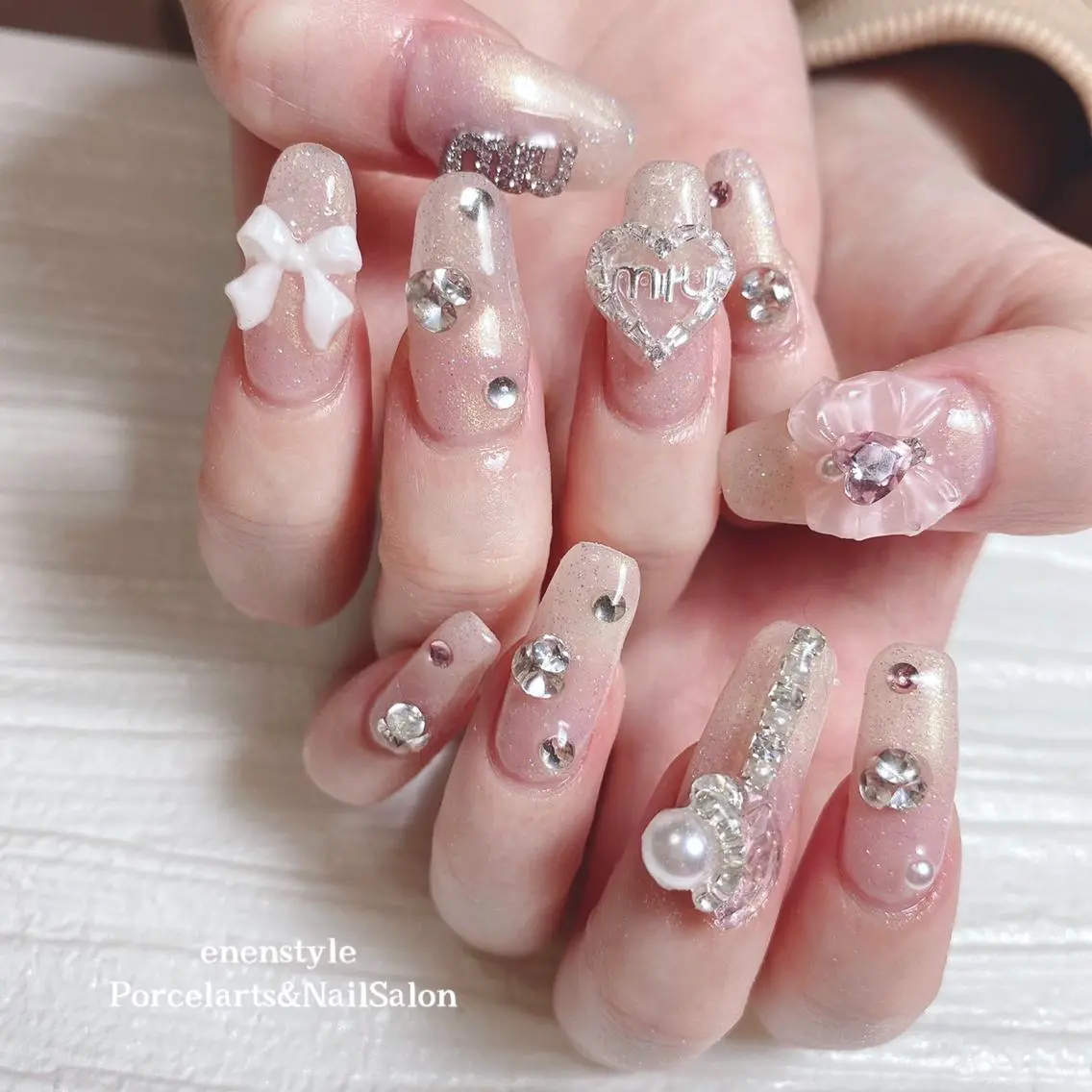ミディアム ネイル 🐾enen style 🐾のネイルデザイン