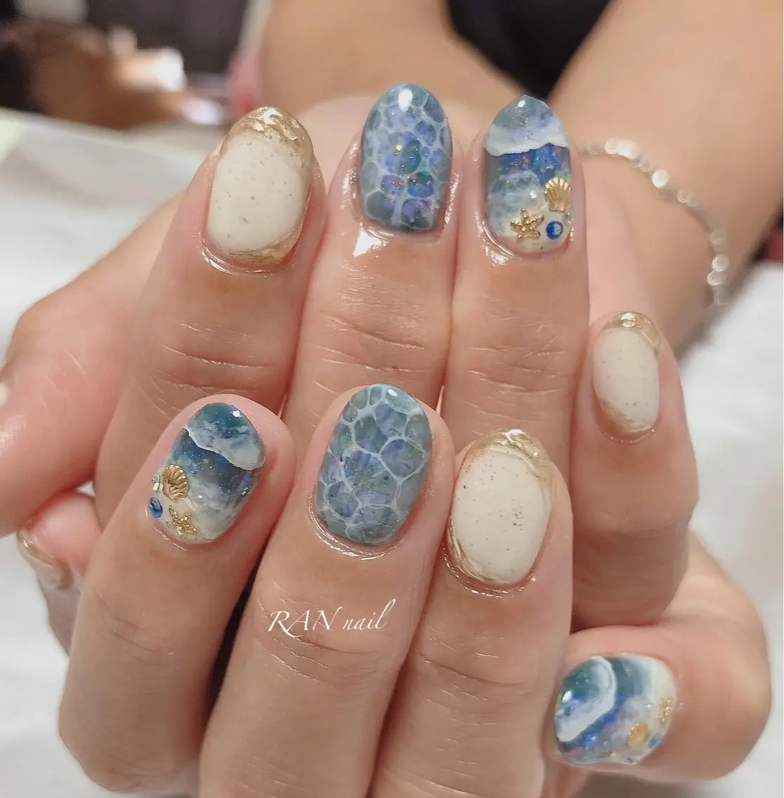 ネイル オーロラネイル フットネイル 氷ネイル・うるうるネイル キラキラネイル オフィスネイル RAN nailのネイルデザイン