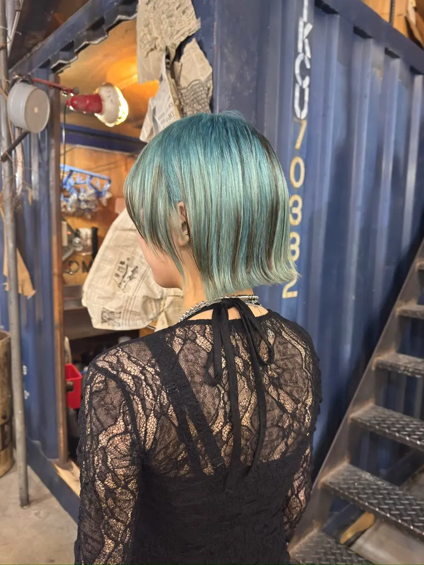 ショート ボブ 顔周りカット レイヤーカット 古田 凪のヘアスタイル