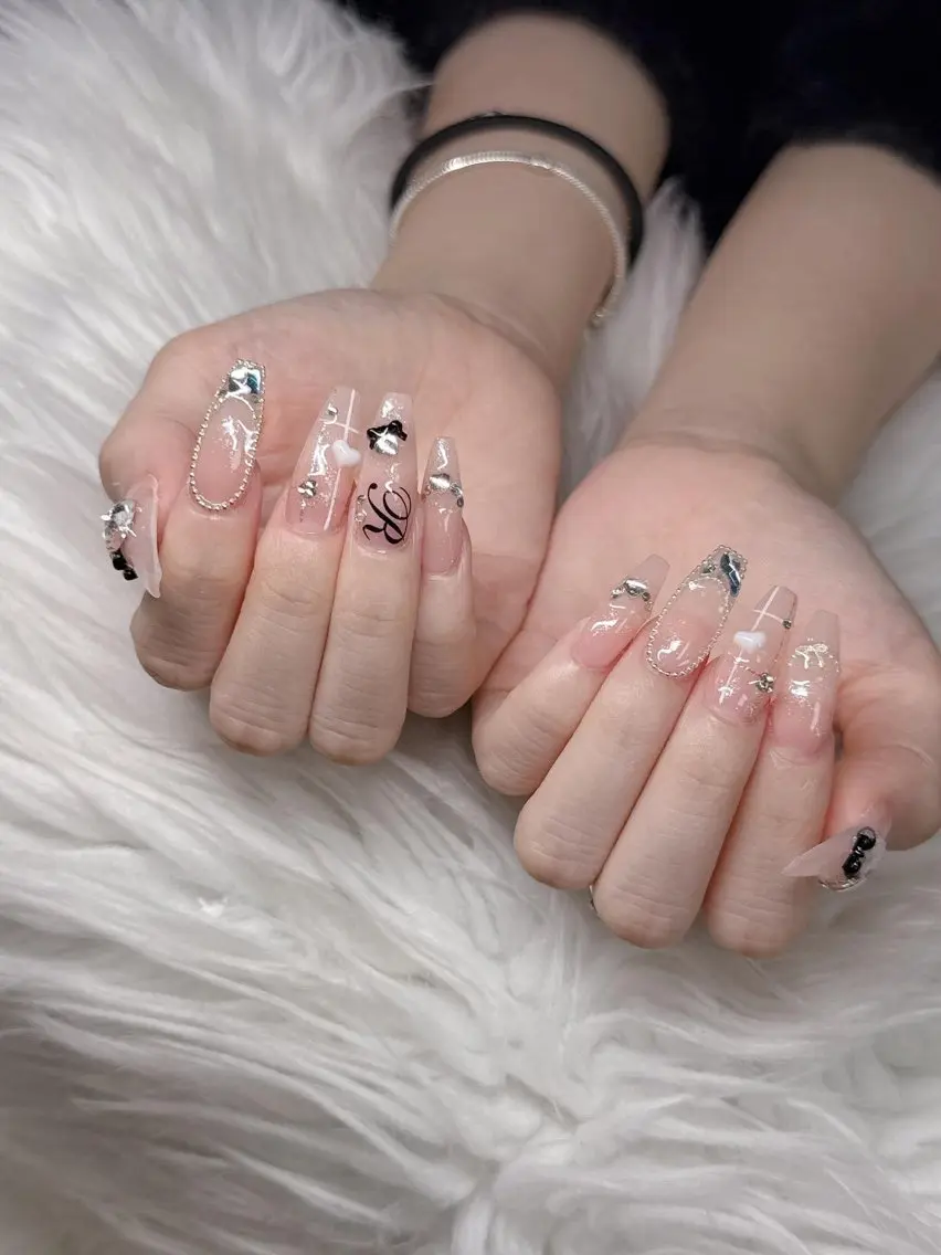 ネイル 長さ出し グラデーション 卒業式 キラキラネイル マグネットネイル ハンドネイル Lee Nailsのネイルデザイン