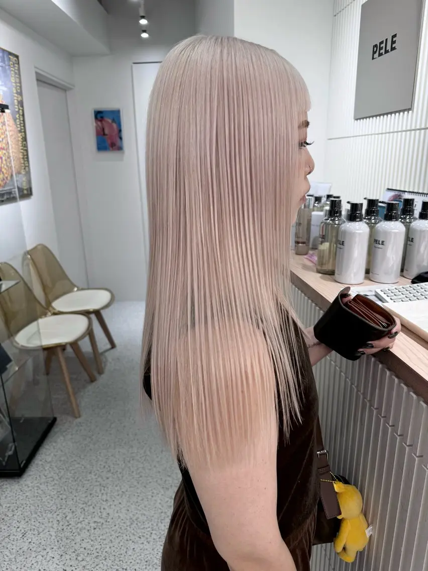 セミロング カラー ヘアカラー トリートメント 🫧盛れハイトーン/ ブリーチ特化🎀サキのヘアスタイル