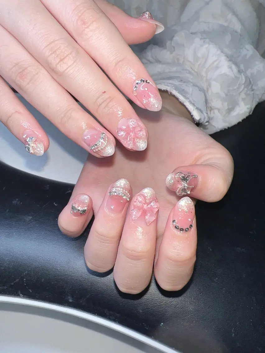 ネイル オーロラネイル チークネイル 長さ出し フットネイル フレンチネイル ハンドネイル Lee Nailsのネイルデザイン