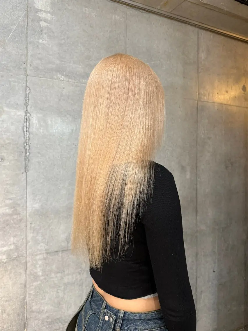 ロング カラー ベージュカラー ブリーチ ブロンド ミルクティーベージュ ピンクカラー ヘアカラー 【🥀履歴修正🥀】 ハイトーン職人/拓真のヘアスタイル