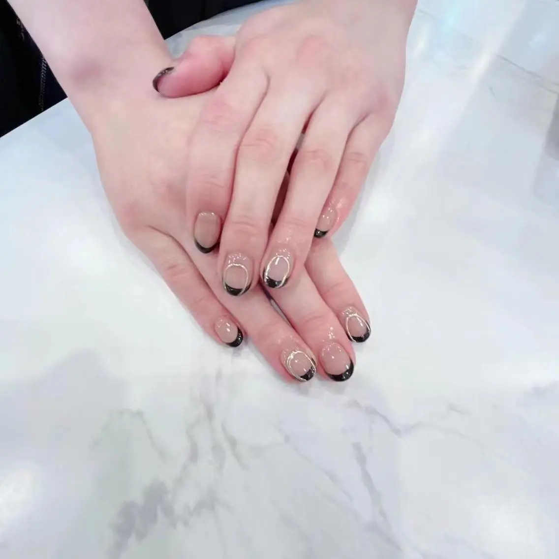 ネイル ハンドネイル MoonNail ユリ🌸のネイルデザイン