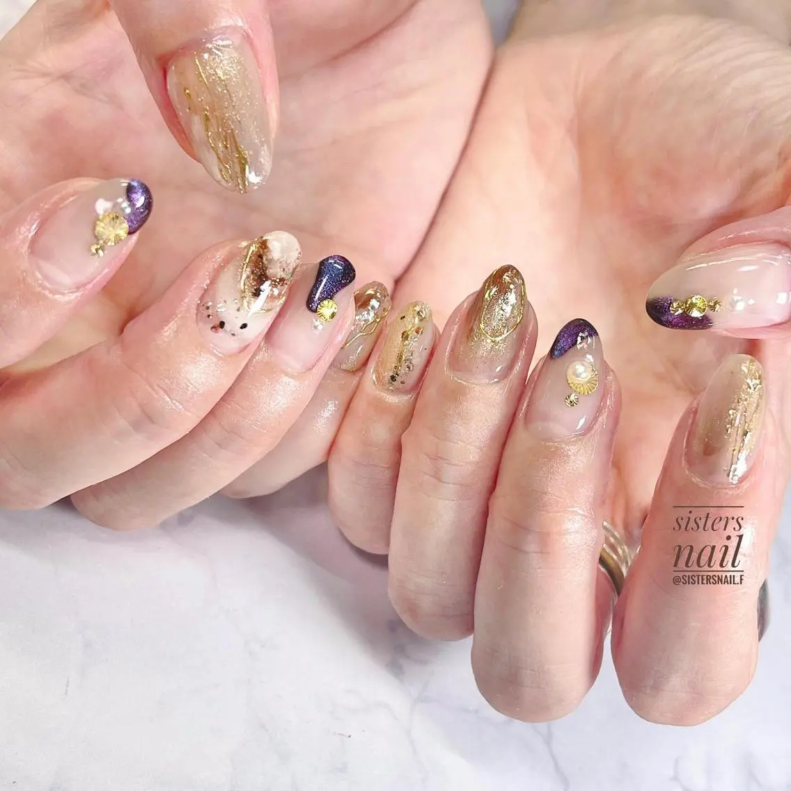ネイル アートネイル ブラウン ゴールド マグネットネイル ニュアンスネイル sisters nail.fのネイルデザイン