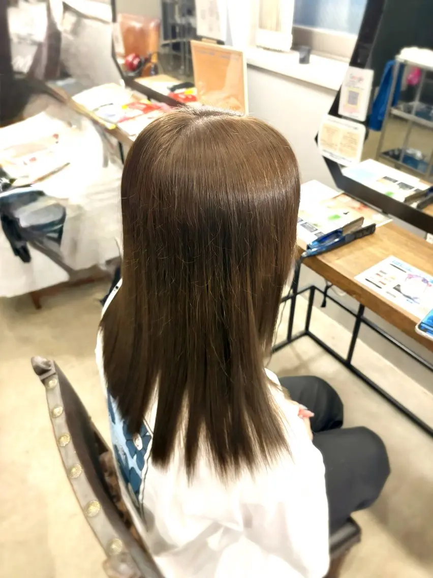 ロング ヘアカラー 滝口 詩音のヘアスタイル