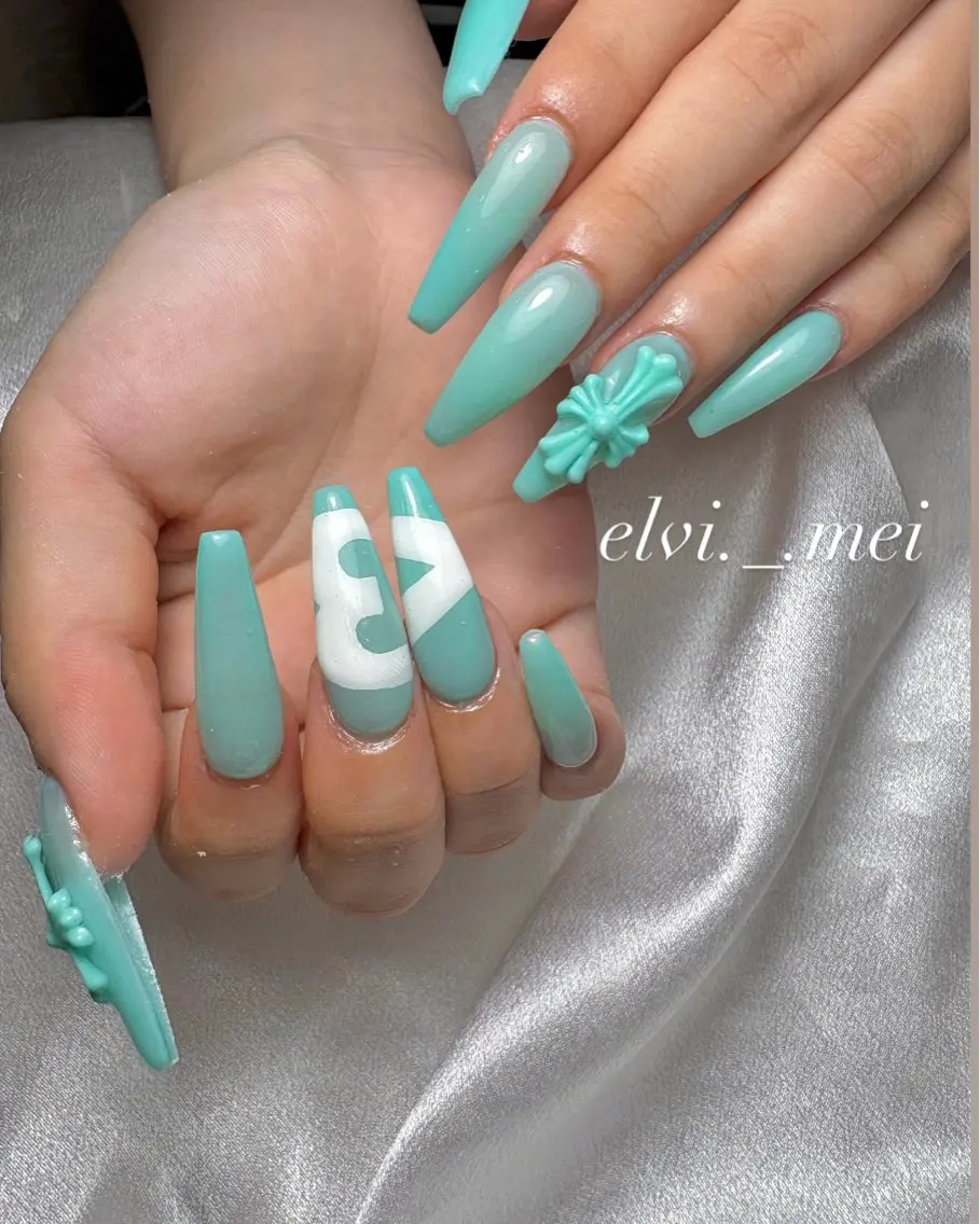 ネイル ハンドネイル SALON ELVI ｜Meiのネイルデザイン