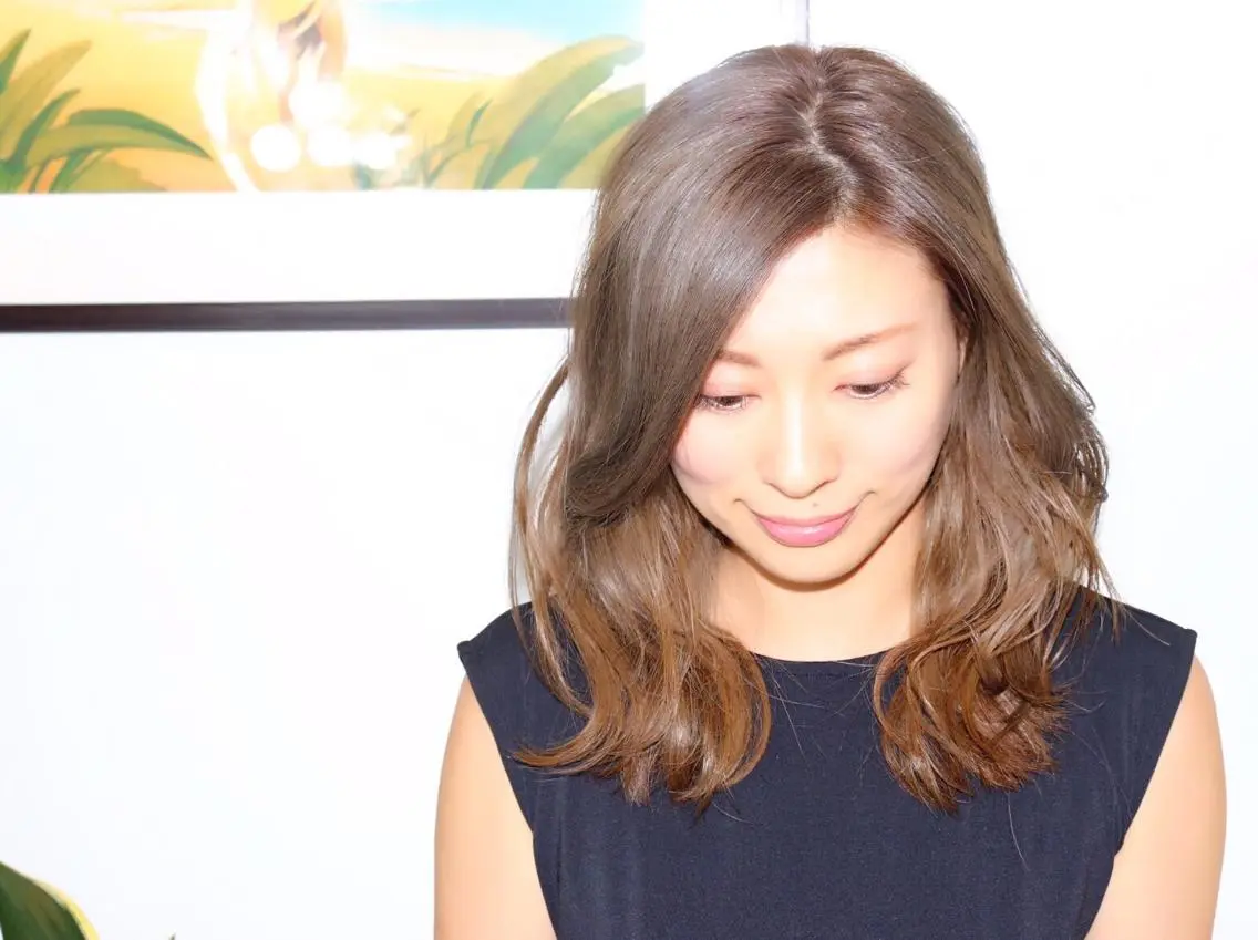 セミロング カラー ブリーチ グラデーションカラー インナーカラー パープルカラー シルバー 落合 優太のヘアスタイル