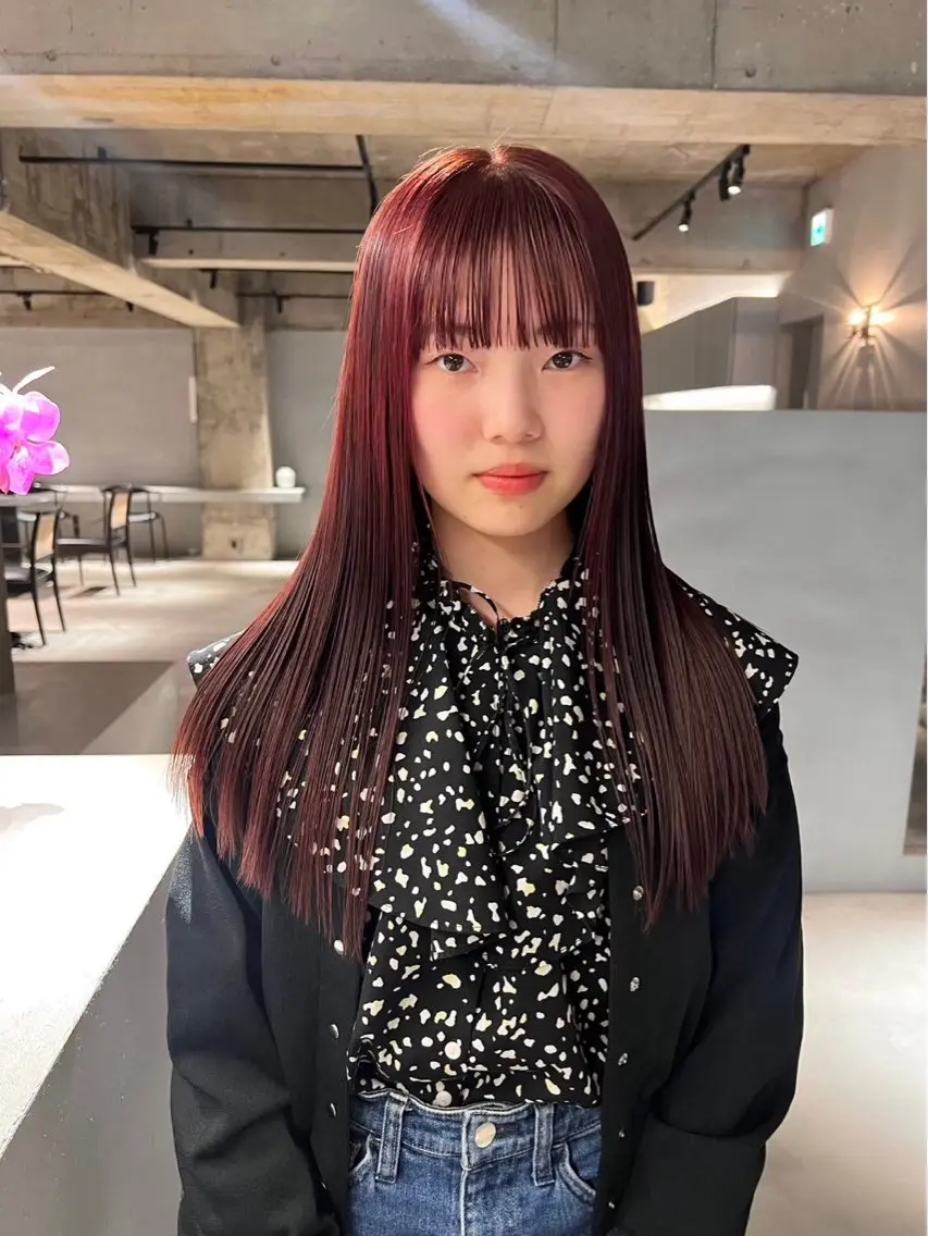 カラー yu 🍓/レイヤー ／透明感カラーのヘアスタイル