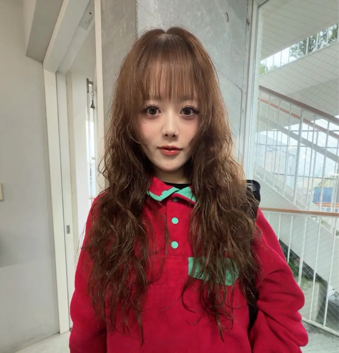 ロング カラー パーマ カット ヘアカラー 🌀くせ毛風 ナチュラルパーマ優吉のヘアスタイル