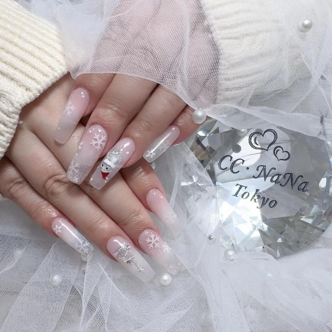 ネイル 冬ネイル クリスマス ハンドネイル 💎CC・NaNa 韓国風ネイル🌙Cのネイルデザイン