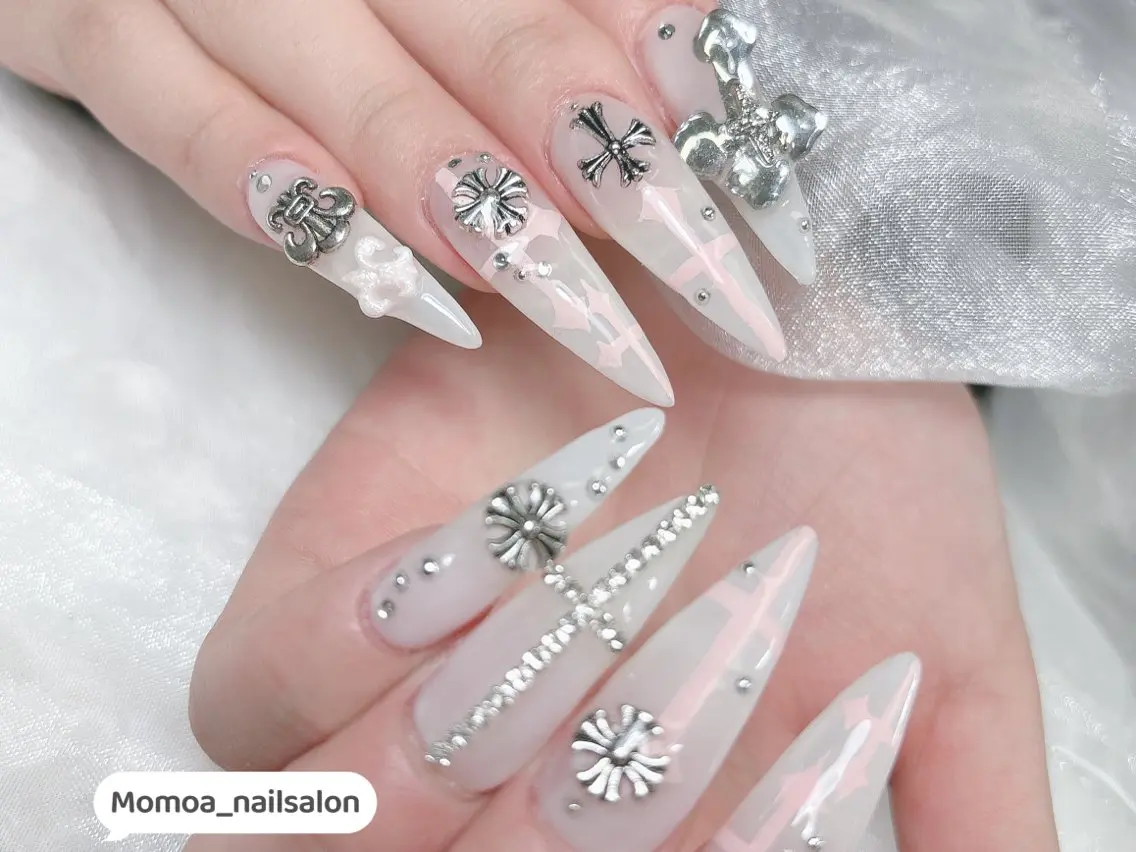 ネイル キラキラネイル 韓国ネイル スカルプネイル ハンドネイル MoMoA Nail ネイル長さ出し専門店のネイルデザイン