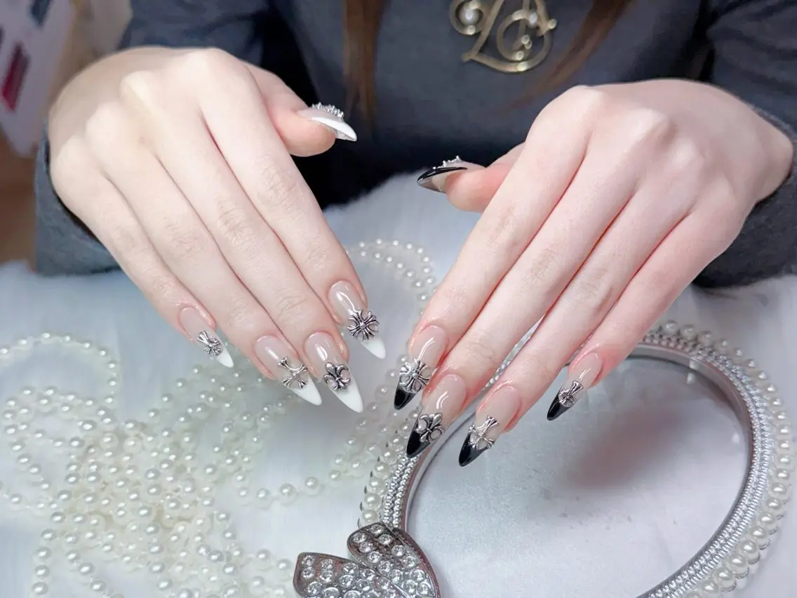 カラー RUBY NAIL SPAのネイルデザイン