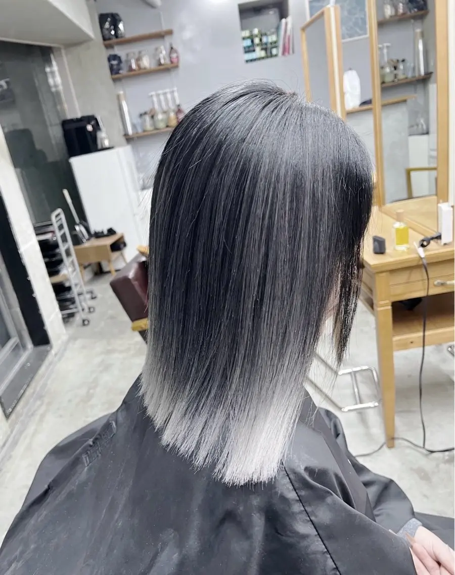 ショート カラー バレイヤージュ シルバー ホワイトシルバー レイヤーカット カット ヘアカラー トリートメント 指名数No.1 /NAOYAのヘアスタイル
