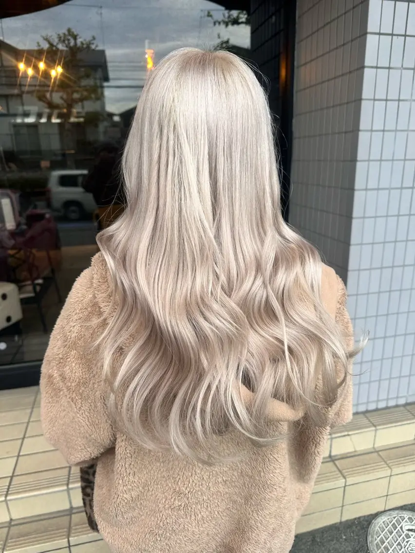 ロング タカツド ユウキのヘアスタイル