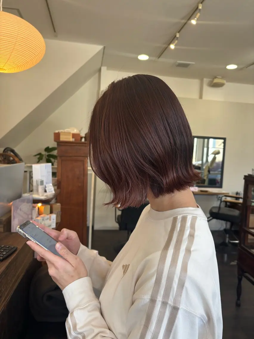 ミディアム ピンクブラウン 三國 栞音のヘアスタイル