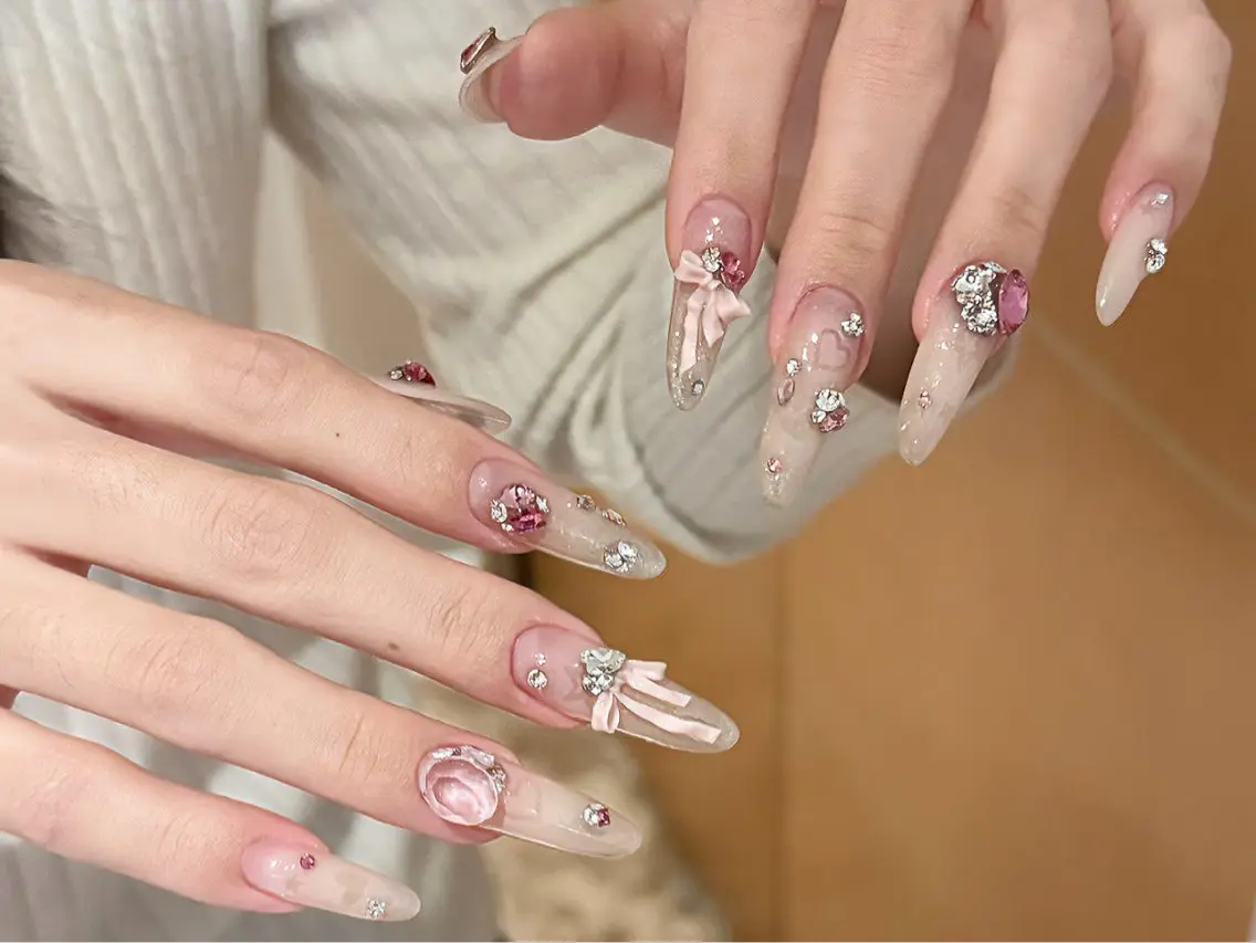 ネイル アートネイル オーロラネイル チークネイル フレンチネイル ガラスフレンチ ハンドネイル 🎀🎀YooLi Nail Salonのネイルデザイン