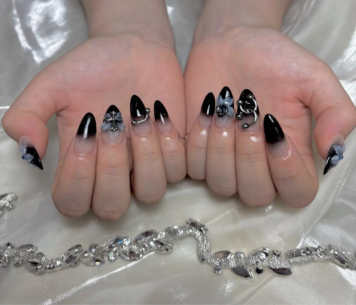 ネイル ハンドネイル moon nailsのネイルデザイン