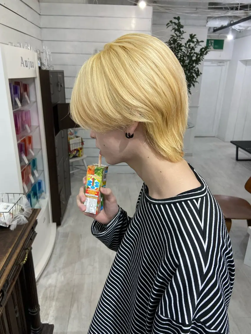 ショート カラー バレイヤージュ ミストバング ベージュカラー ブリーチ 抜きっぱなしブロンド 札幌ブリーチカラー/ ダブルカラー/ドイのヘアスタイル