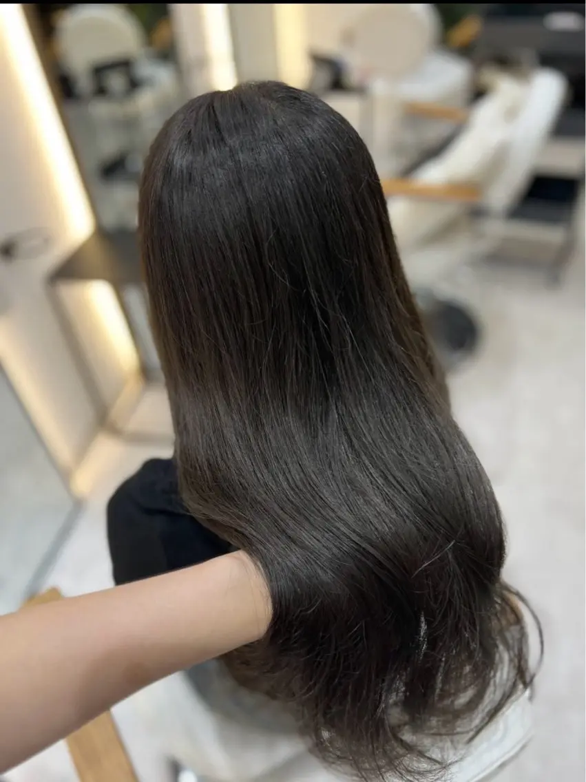 ロング カラー Zina aimiのヘアスタイル