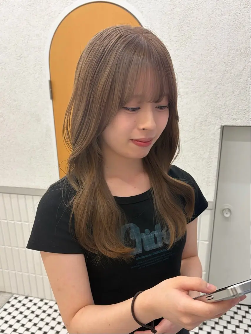 ロング カラー ヘアカラー ベージュ🤎透明感 カラー/リン🔔のヘアスタイル