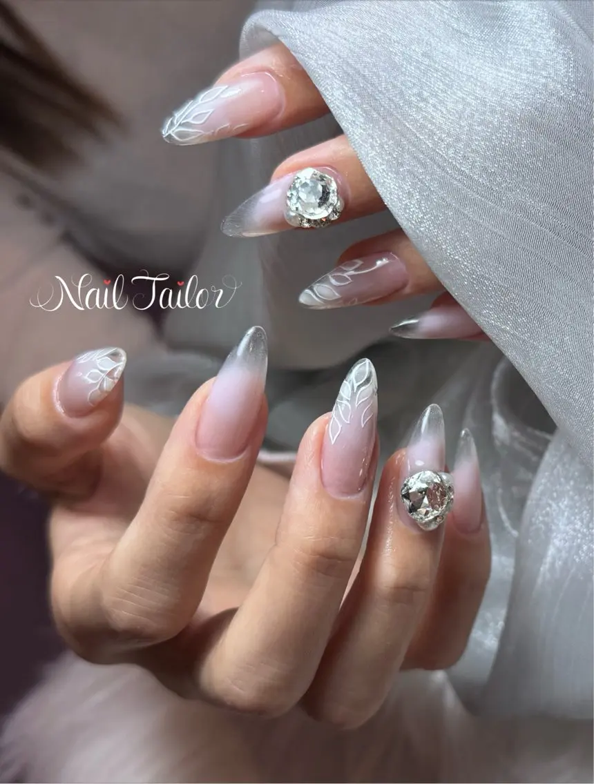 ネイル クリアネイル 長さ出し 持ち込み ホワイト ハンドネイル NailTailor ネイルテイラーのネイルデザイン