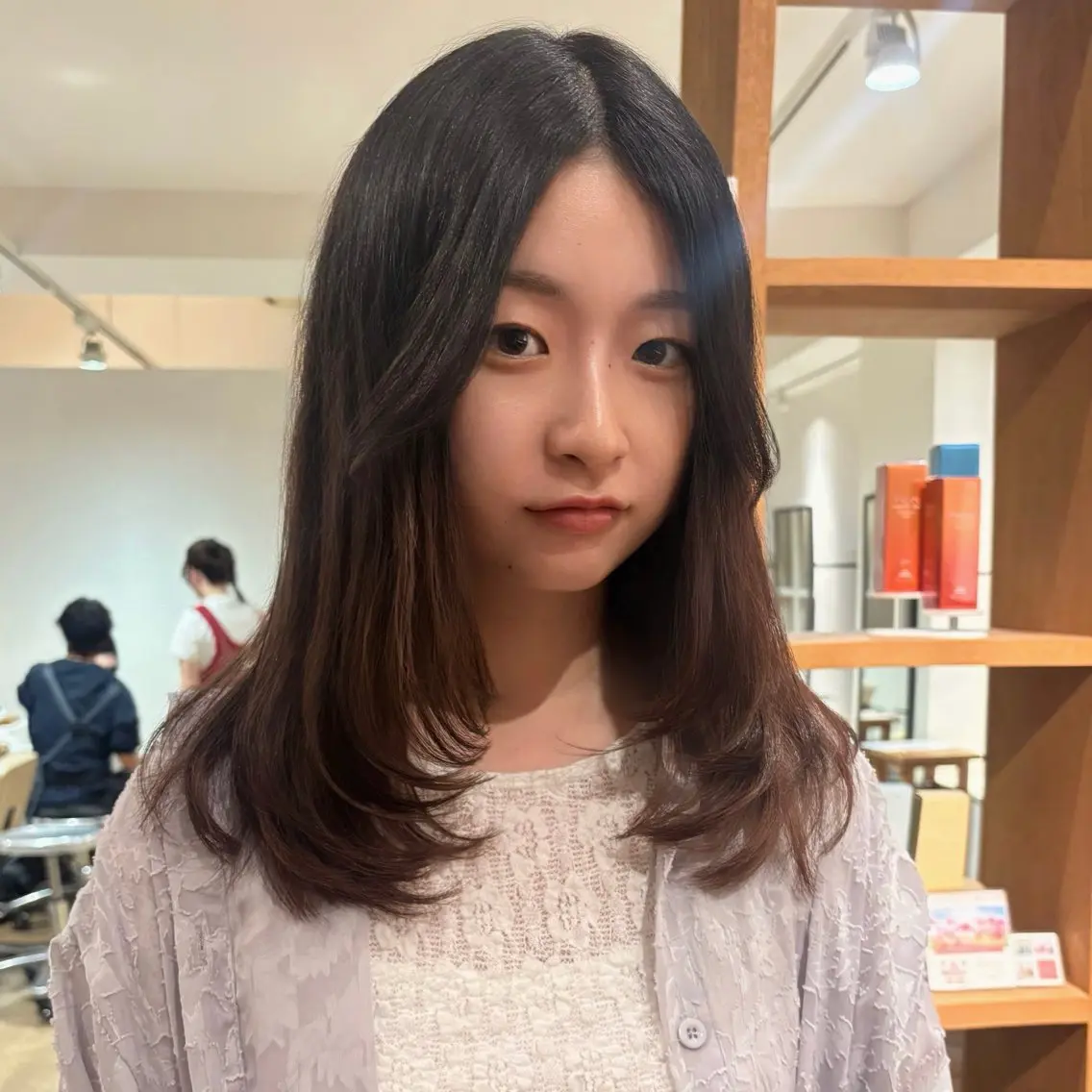 ロング 顔まわりレイヤー 顔周りカット レイヤーカット カット ヘッドスパ ヒナノ/梅田/レイヤ ー/透明感カラーのヘアスタイル