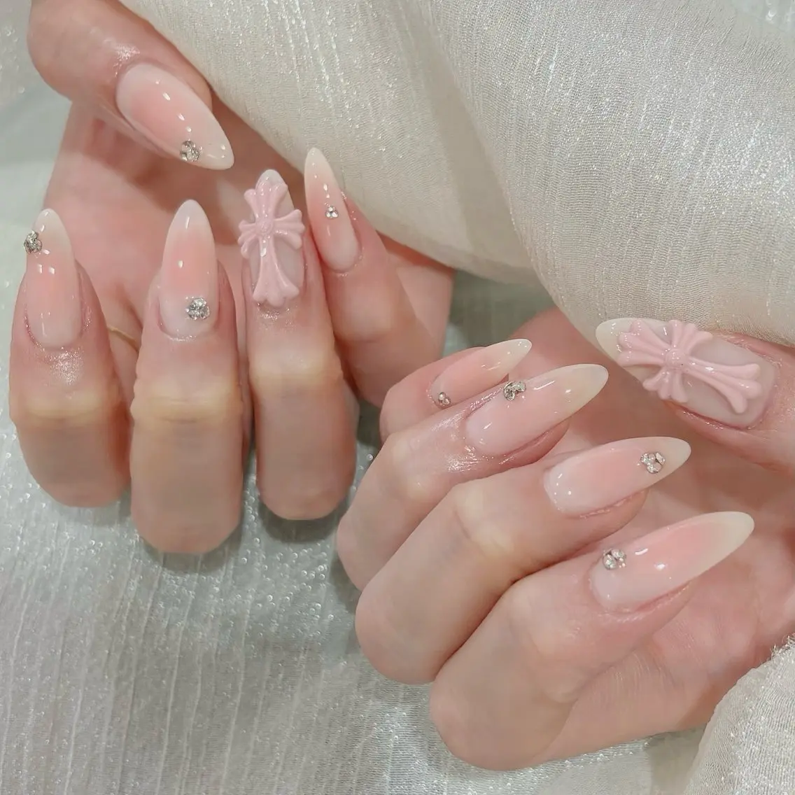 ネイル フットネイル フレンチネイル グラデーション 氷ネイル・うるうるネイル 韓国ネイル ハンドネイル Mixx Nail_ Studioのネイルデザイン
