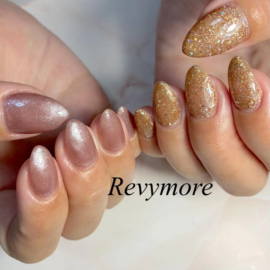ショート ネイル ジェルネイル ラメ(グリッター) ニュアンスネイル オフィスネイル ワンカラーネイル nail salon Revymoreのネイルデザイン