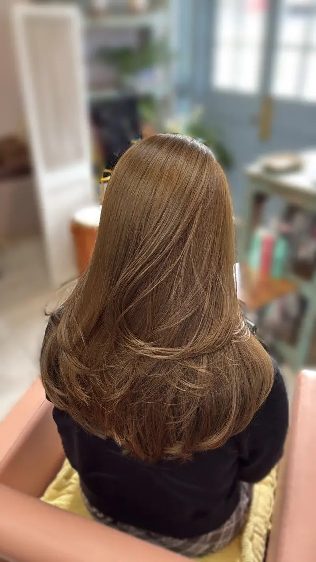 ロング ヘアカラー トリートメント Sakura .のヘアスタイル