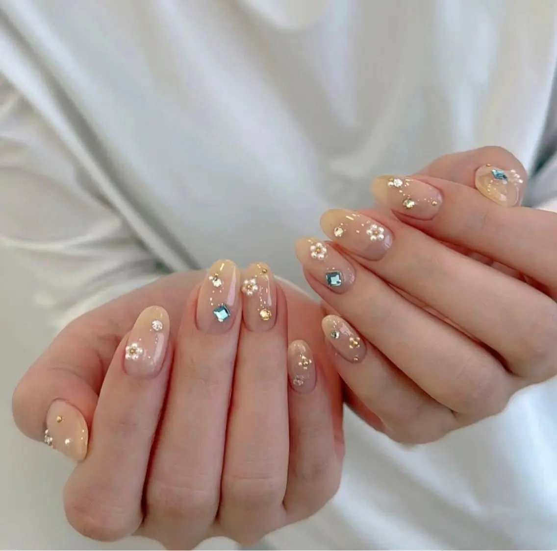 ネイル ハンドネイル T. Leeのネイルデザイン